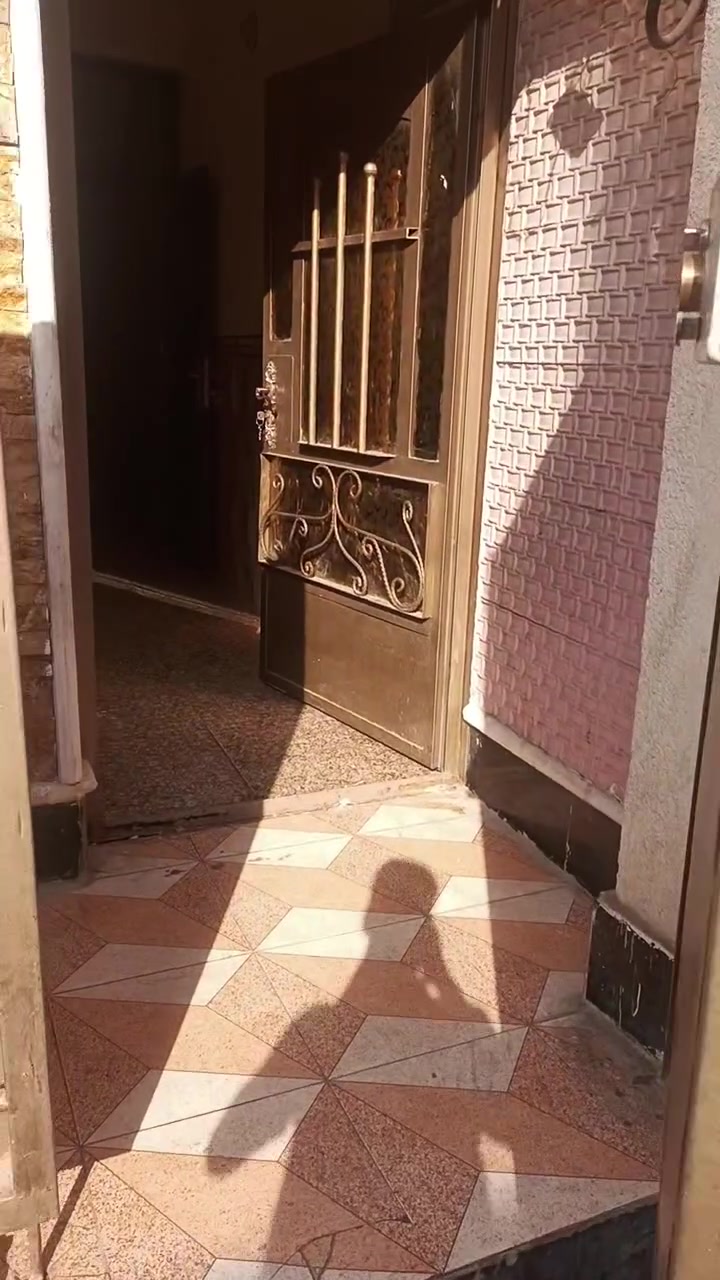 مشتمل ايجار 3نوم وصاله ومطبخ وخدمات فوك وجه الموقع الدوره شارع 60 
550ايجار. ***********
