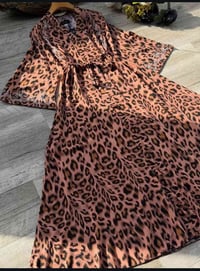 دشداشة كشمير • تطريز ناعم • مقاسات 2XL-5XL