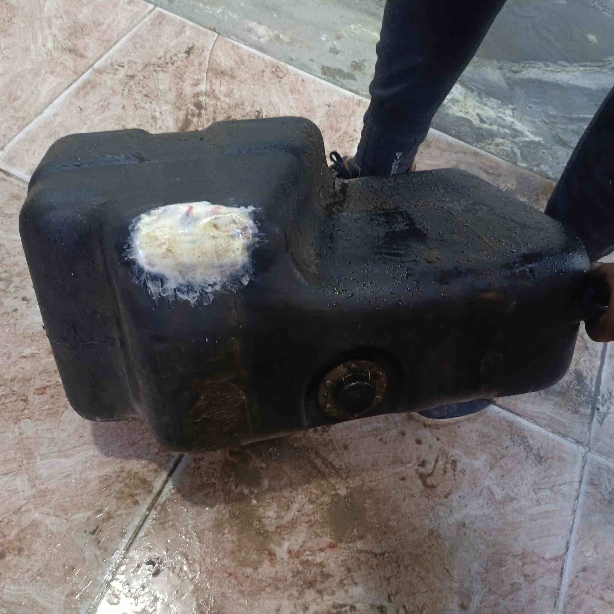 لحيم تانكيات بلاستك للسيارات الكاز و البانزين مع ضمان سنة و يتوفر لحيم للبيوت 
***********
