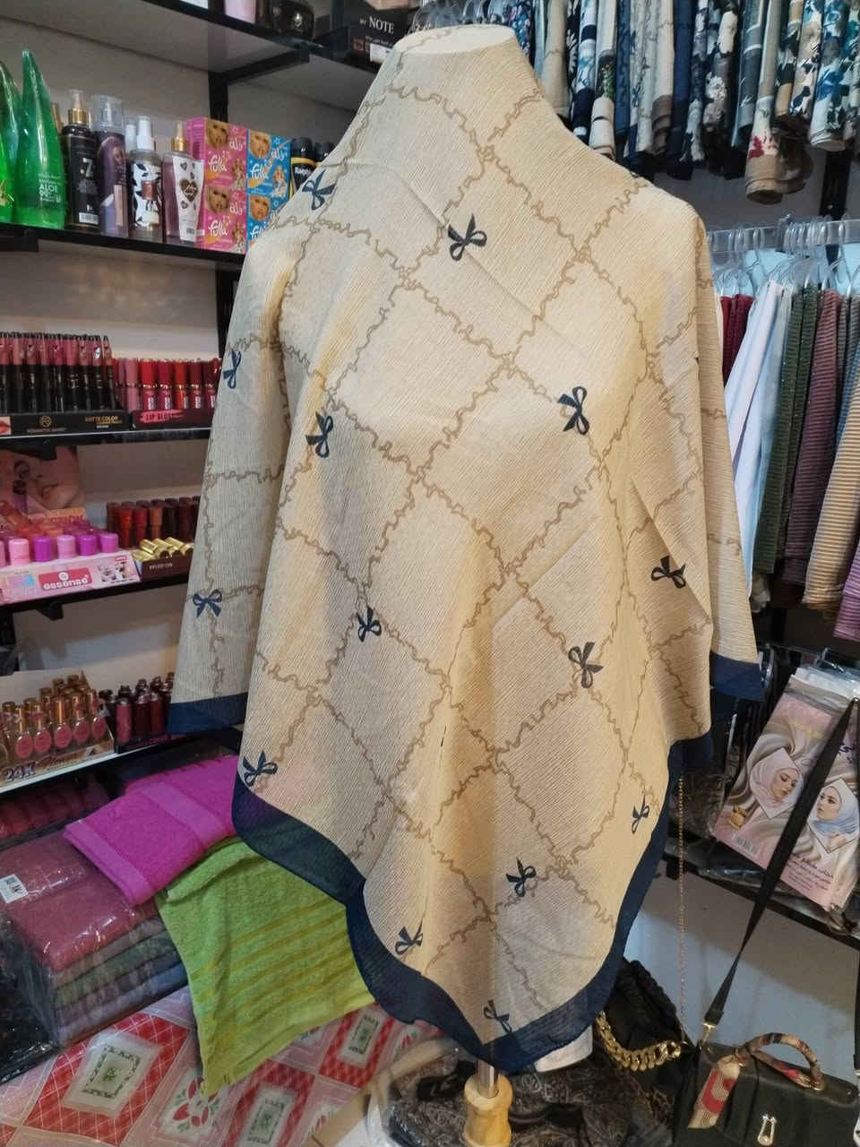 اللهم صل على محمد وآل محمد
#جديدنا ✌️😍😌
عروض نهاية السنة
كل قطعتين ب 5 
ربطة قطنية مشجرة
قياس متر 
بنات هاي الموديلات تحفه بالبس انيقه ونازكه بشكل حتفيدكم بدوام بطلعات كلش مريحه بالبس  %100 والترند هسه هاي لاشكال 😍🔥✅
موقع المحل
سوك الزهراء قرب محل دوحي
بصف سوك حميد الكبير
بصف مملكت الجمال 
بصف امزون للأحذية 
اكو خدمة توصيل داخل عفك
رقم موبايل ***********
او مراسلة صفحة
