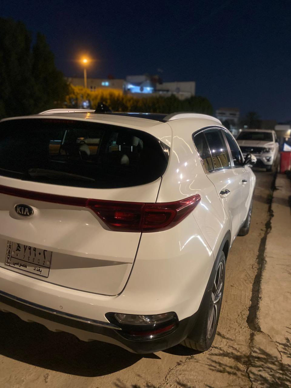 السلام عليكم
كيا سبورتج خليجي فول مواصفات موديل 2019 شكل ال 2020 محرك ٢٠٠٠ دوش رقم بغداد تحويل ثاني يوم مكفولة من الصبغ والتبديل ماعده بارد بسيط بالجاملغ الخلفي ماشية 43 حقيقي 

بانوراما.

بصمة دخول وتشغيل - سايد بريك بصمة - مانع منحدرات - شاشة كبيرة - اريل نفكيشن - شاحن واير ليس - شفتات سرعة - اوتو هولد - جنطة كهرباء - كشنات جلد بلادي و كهرباء - داخل لونين حمصي واسود - حساس امامي وخلفي- خمسه ويل كب - قطعتين تبريد بيانو - كامرة خلفيه - تحكم ستيرن - شاشه قرائه الاعطال - 3 انضمة قيادة  - سيارة جاهزة من كل النواحي صدر تايرات

السعر 198 بيه مجال بسيط

الاستفسار ‭0770 459 2211‬

العنوان بغداد / القادسية
