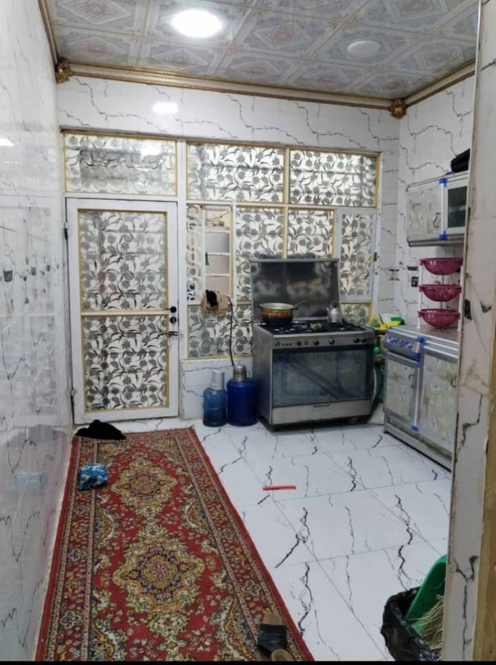 اللـــــــــهُمَّ صَلِّ عَلــَـــــــىٰ مُحَمَّدٍ وَآلِ مُحَمَّدٍ 
مكتـب بانيــقيـا للوسـاطه العقـاريــه
دار للبيع 130م اساس تجعيب بناء بلوك سقف عگاده
غرفتين صاله ومطبخ واستقبال  بيت نضيف براكيه شارع المعمل مقابل مدرسة الشهيد علي الرماحي يبعد عن الشارع العام 200 متر
 السعر 43 بي مجال قليل  بيع نقدا فقط للاستفسار اتصل ***********
