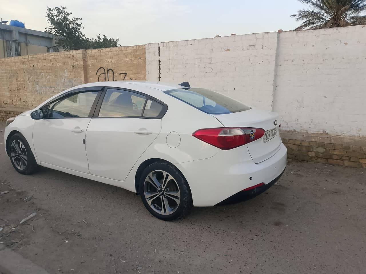 ما سلام عليكم سيراتو موديل 2015 سياره مصبوغه عام بيه عرقجينه مال قمار فقط بدله  شواصي الغود حوض مكفولات سياره بسم عربي مو كردي مكينه كير حداديه مكفولات سياره خير من الله السعر 87 وبيه مجال مكاني بغداد البلديات رقم الهاتف 

‭0771 803 1391‬
