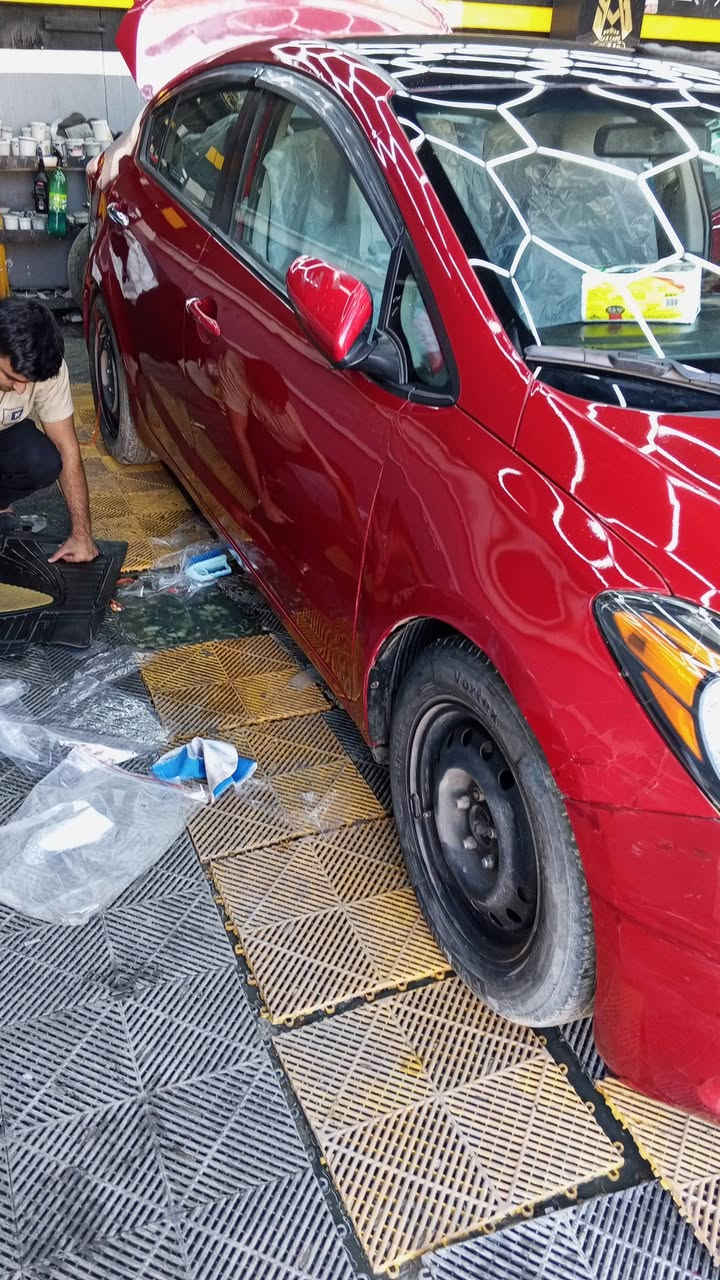 السلام عليكم

كيا فورتي 2016 حادثها جاملغ وبنيد السعر 110 وبيها مجال قليل حك الجيه
تخم تاير جديد محرك دوش 1800
دواخل الغرفه صاجيات شاشه كامره خلفيه دواره  السياره احلى من الصوره
مكاني بغداد مدينه الصدر
رقم الموبايل /***********
