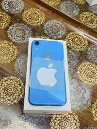 آيفون XR • ذاكرة ١٢٨ • مبدل فقط