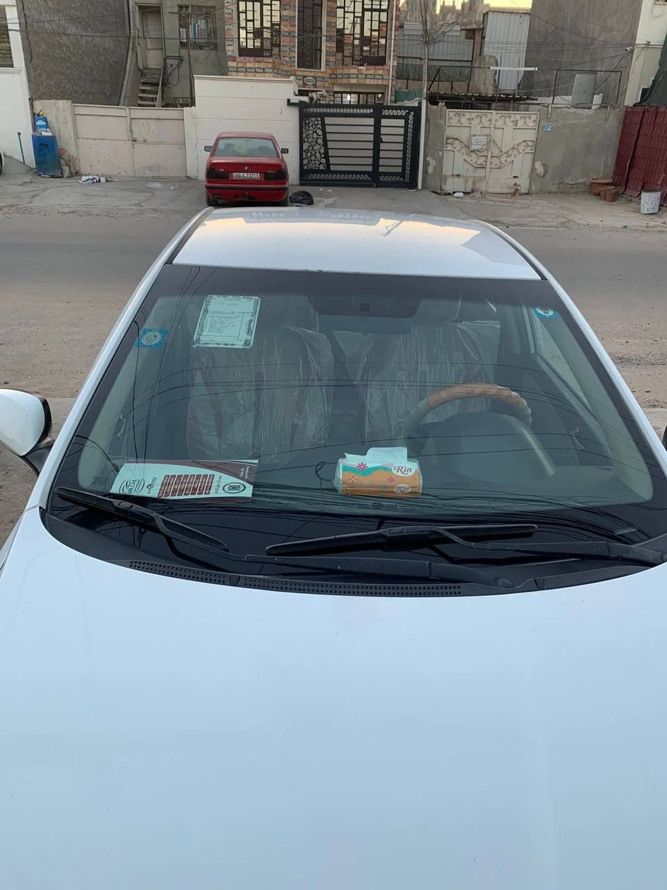 السلام عليكم 
بيع مستعجل....
هونداي اكسنت وارد امريكي محرك ١٦٠٠ gdi خمس تچاوي موديل 2014 بأسمي رقم بغداد الدولي هزة جديدة 
حادثها جاملغ خلفي من امريكا وقبق جنطة
السونار موجود مفصل كل شي بيها 
 وين معجبك افحصها صدر ومشط جديد قبل اسبوع شديتة تبريدها ثلج كهربائياتها شغالة كيرها جيد جداً مابيها نقص بيها كم رصعة وبارد خفيف 
المحرك بيه مشكلة ومنقص من سعرها سعر مكينه 
اما السيارة شغاله تمام وين متريد اتروح بيها روح  
السعر 75 قفل 
للاتصال 
***********
