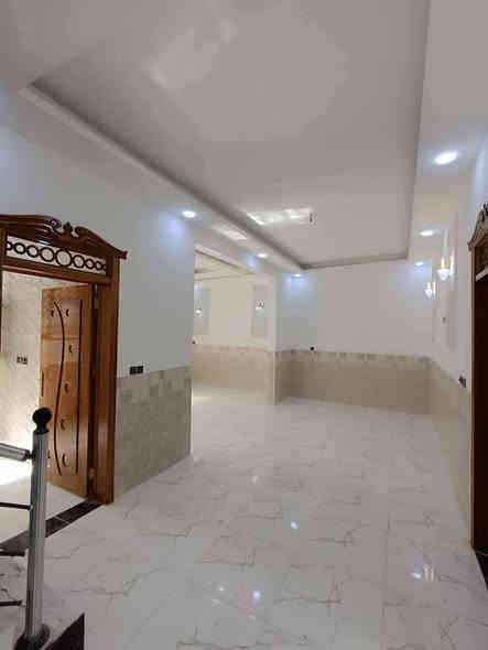 كربلاء المقدسة بيت للبيع في مجمع الوردة السكني ١٠٠ متر طابو زراعي سند 25 اقرار محكمه مكاتبه من صاحب الارض  مجمع متكامل خدمات ماء كهرباء مجاري تبليط انترنيت اسواق السعر ٧٧ مليون  بلعافيه عليك
البيت يتكون مطبخ حار وبارد وغرفة نوم وصاله واستقبال وصحيات عدد٢  وطارمة ومنور اضاءة 
للحجز والاستفسار على أرقام صاحب الدار 
***********0
***********
المجمع على شارع الزوار والمواكب
