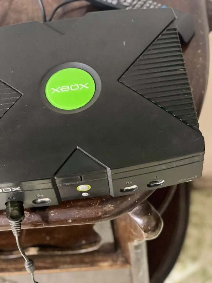 سلام عليكم
XBOX360 مهكر
كامل ملحقاته سعره 100
عنوان بغداد حي اور للستفسار اتصال
***********
