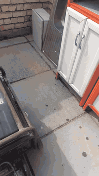 للبيع مولدة سعر 50 الف دينار متروكة فترة ست سنوات تقريبا قبل الست سنوا...