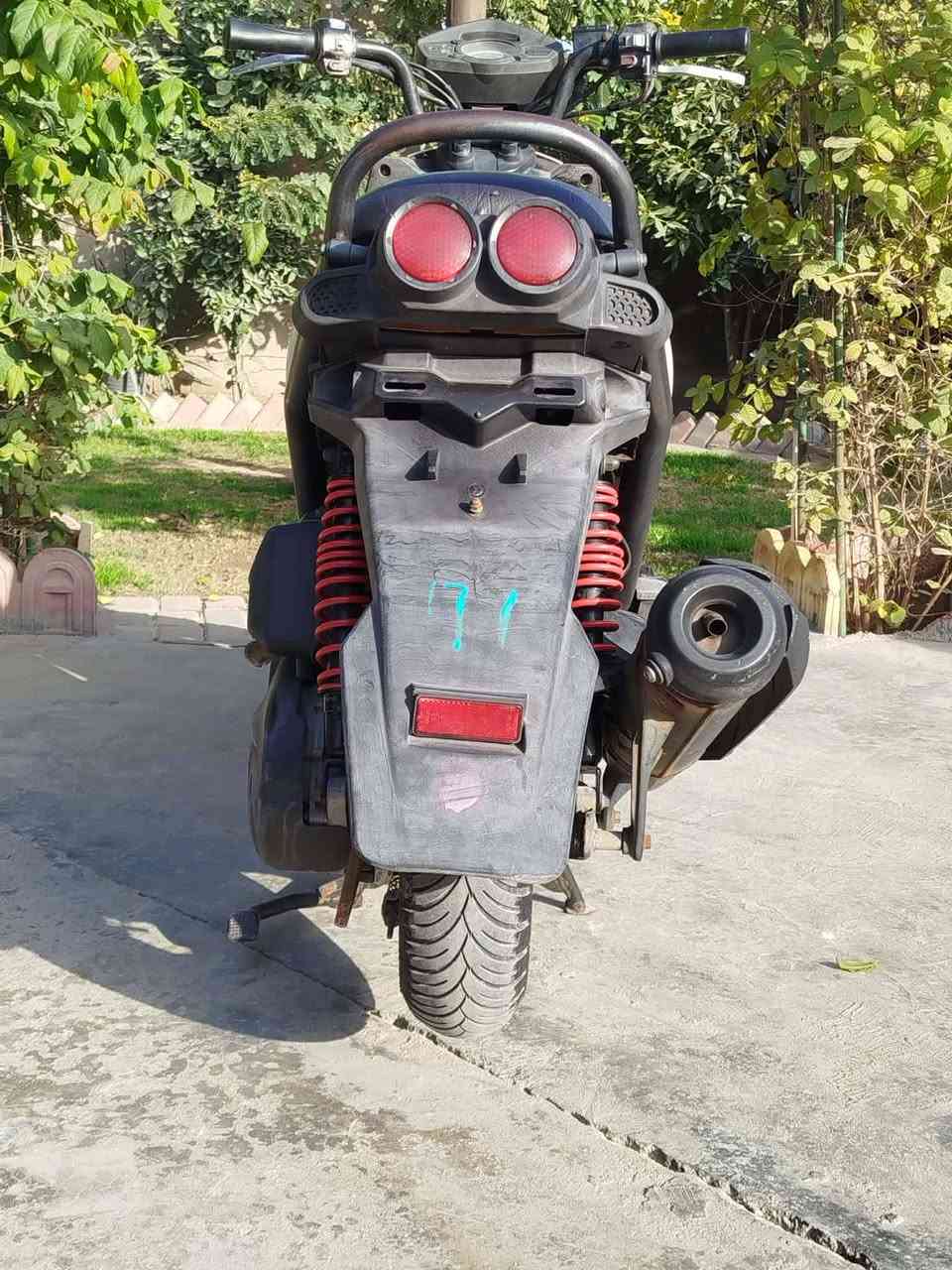 دراجه سكنس جبلي للبيع
المكان الدورة ابو دشير 
السعر مليون وبيه مجال 
واتساب ***********
