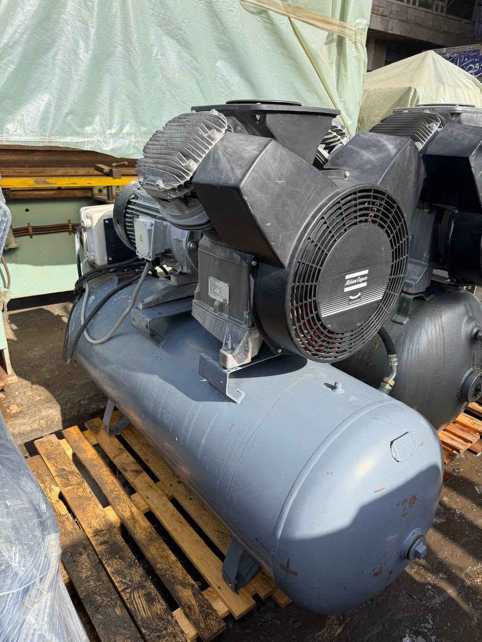 تتوفر جميع الكمبريسرات الهواء الماني سويدي هندي ايطالي
حجم 250-300-500-2000لتر 

كله ثري فيز 

 اسعار مناسبه كلمن وسعره اتصال او واتساب دز الصوره يوصلك معلومات والسعر 

عنوان بغداد باب الشيخ تقاطع الكرينات 

***********

