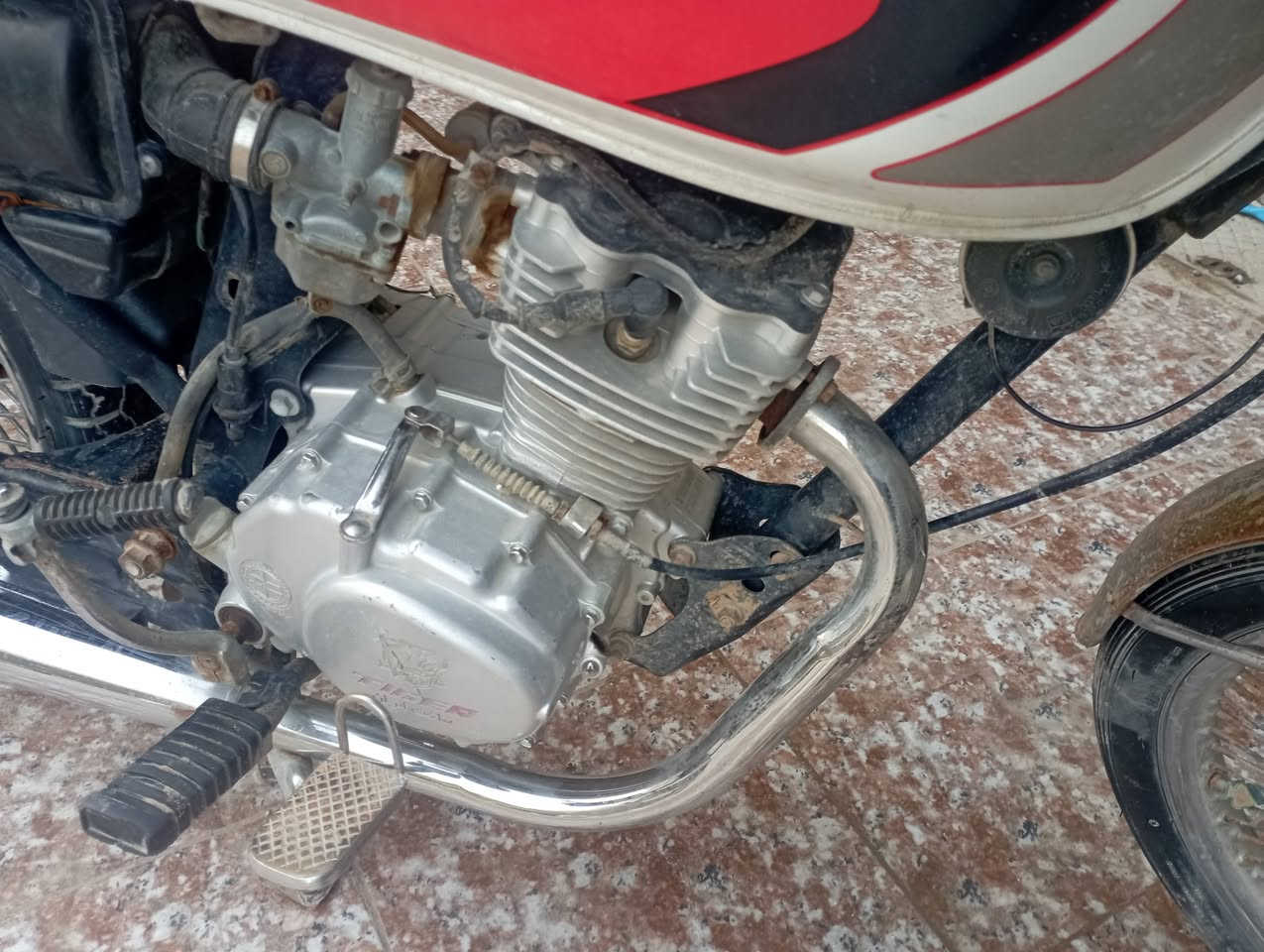 السلام عليكم
دراجه تايكر 2021
اوراق اصولي 
السعر 325 وبيها مجال قليل 
حلة شارع ٨٠ 
***********
