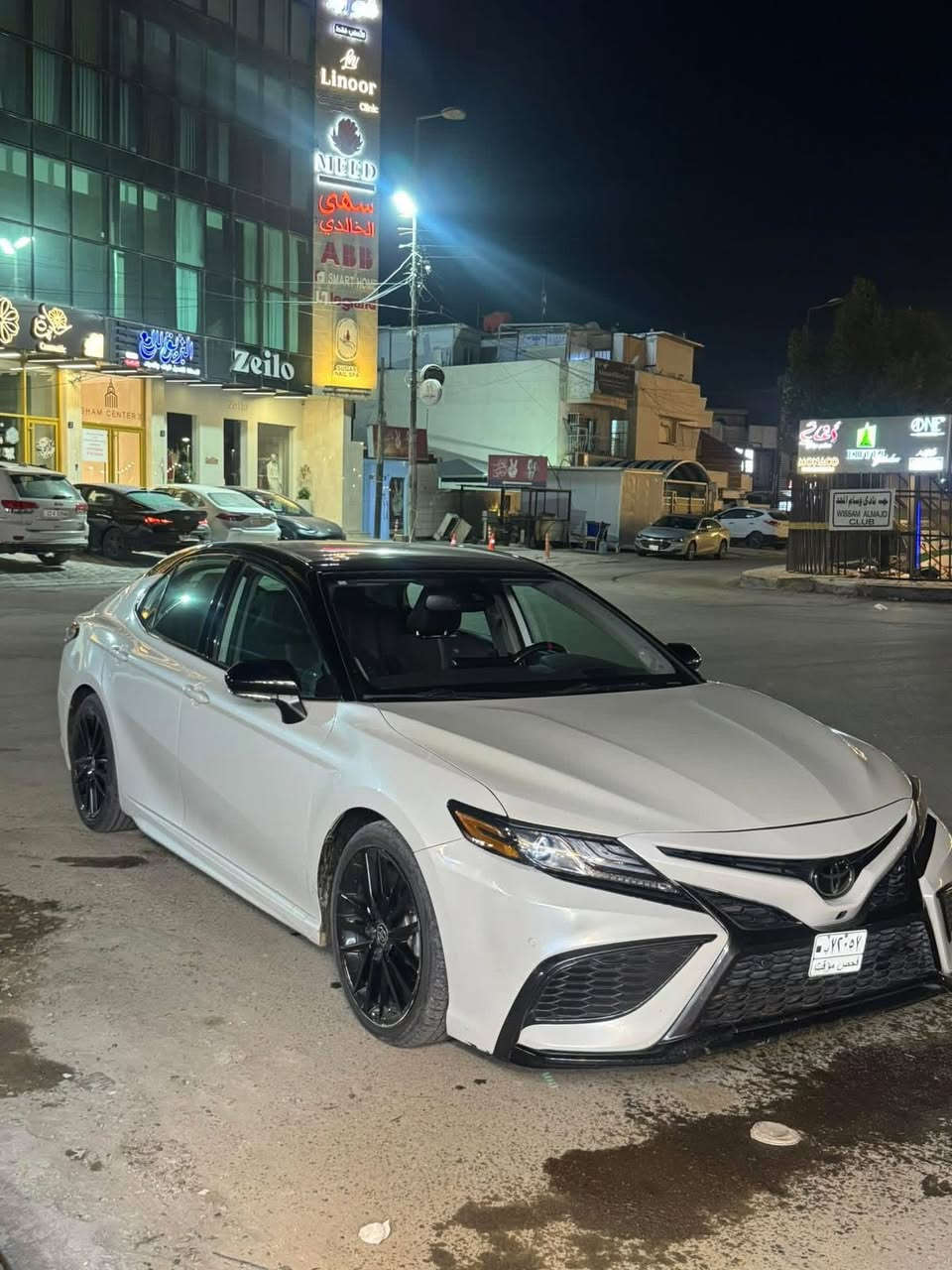 للبيع تويوتا كامري XSE موديل 2023

المواصفات:  
- محرك 6 سلندر سعة 3.5 لتر (V6) قوي واقتصادي  
- قير أوتوماتيك 8 سرعات مع وضعية التعشيق اليدوي (Sport Mode)  
- دفع أمامي FWD  
- تشغيل بصمة + دخول ذكي لجميع الأبواب  
- ريموت ستارت (تشغيل عن بعد)  
- شاشة معلومات وترفيه كبيرة تدعم Apple CarPlay و Android Auto  
- نظام صوتي عالي الجودة  
- شاشة معلومات للسائق في العدادات  
- كاميرا خلفية + حساسات أمامية وخلفية  
- رادار أمامي ومنظومة أمان Toyota Safety Sense  
- نظام المحافظة على المسار  
- نظام التحذير من الاصطدام الأمامي  
- مثبت سرعة راداري  
- نظام مراقبة النقطة العمياء (Blind Spot)  
- تنبيه حركة المرور الخلفية  

المواصفات الداخلية:  
- مقاعد جلد رياضية XSE  
- تحكم كهربائي بمقعد السائق  
- تبريد وتدفئة للمقاعد الأمامية  
- تحكم كامل من المقود (السكان)  
- مكيف أوتوماتيك مزدوج التحكم  
- فتحة سقف كهربائية  
- شاحن لاسلكي للموبايل  
- إضاءة داخلية محيطية  

المواصفات الخارجية:  
- إضاءة أمامية LED كاملة  
- إضاءة نهارية DRL  
- مصابيح خلفية LED  
- مرايا جانبية كهربائية مع طي كهربائي  
- جنوط رياضية قياس 19 إنش  
- سبويلر خلفي رياضي  
- حساسات مطر  

حالة السيارة:  
السيارة ماشية 30 الف كيلو متر
صدر جديد امامي وخلفي
تخم تايرات جديد

السيارة غير مرقمة

الضرر:-

الضرر سابق جاملغ جهة السائق تم تبديله  
و البنيد تم تبديله  

السيارة نظيفة وبحالة جيدة.

للاستفسار على الرقم

***********
