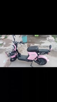 موطور شحن • الرمادي • يحتاج ٤ بطاريات