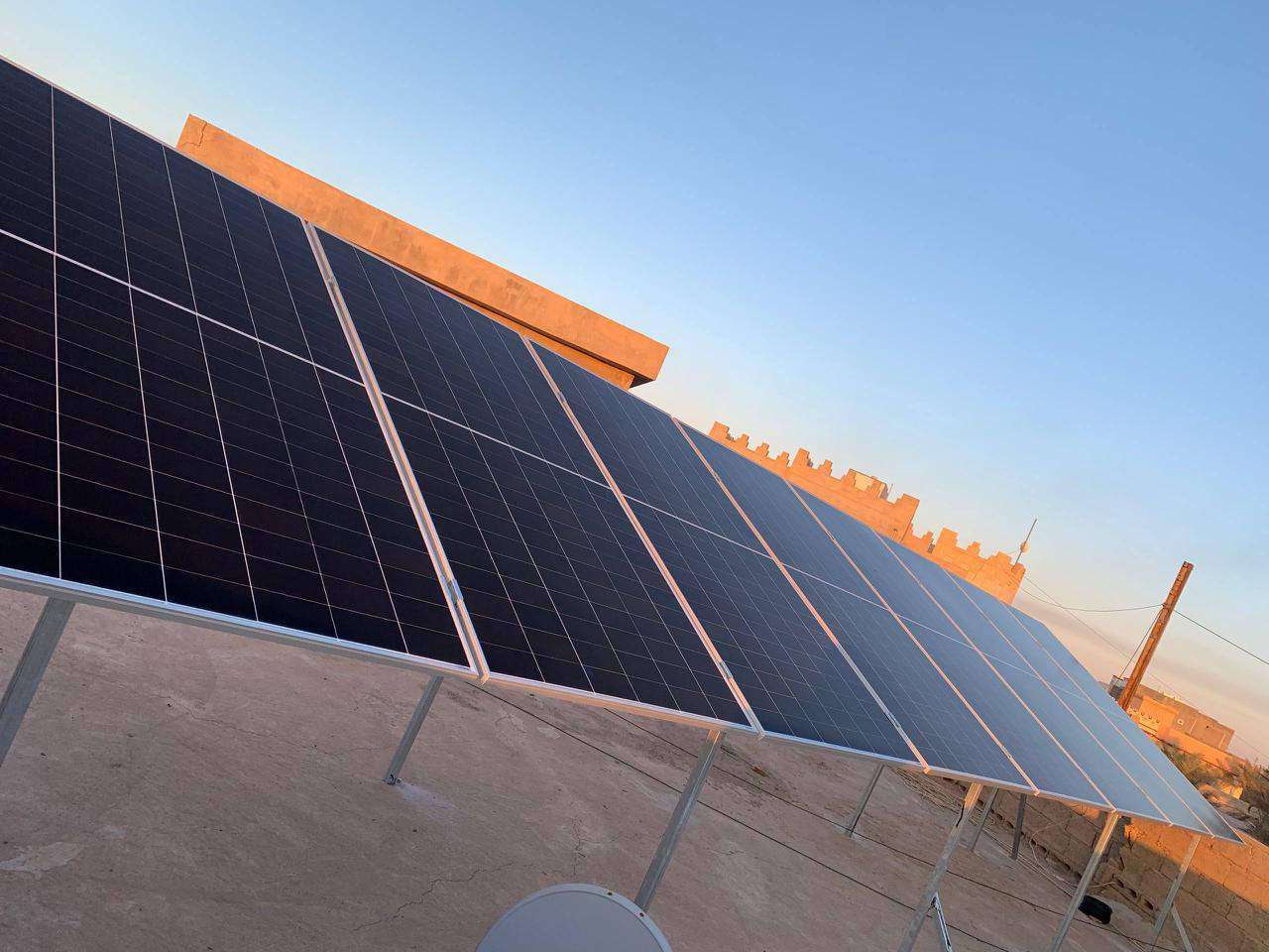 يستاهلون أهلنا في العلم تم تنصيب منظومات طاقه شمسيه من شركه زحل من يود الاتصال بنا يتوفر لدينا نقد واقساط من 8 أمبير إلى 1000امبير
شركه زحل للطاقه لامثيل لها 

***********
