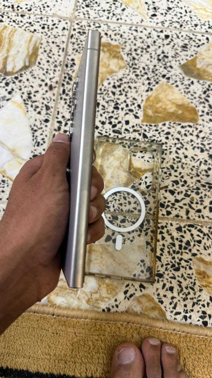 السلام عليكم للبيع اس ٢٤ الترا الجهاز جديد كلش نضافه ٩٥% شرط الفحص مكفول من الخدش والصدعه 
السعر ١٠٥٠ وبي مجال قليل 
مع كامل ملحقاته . 
*********** 
النجف
