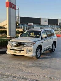 لاندكروز 2008 مكفولة من الضربة والتبديل بيها صبغ مكان الخطة فقط فول مو...