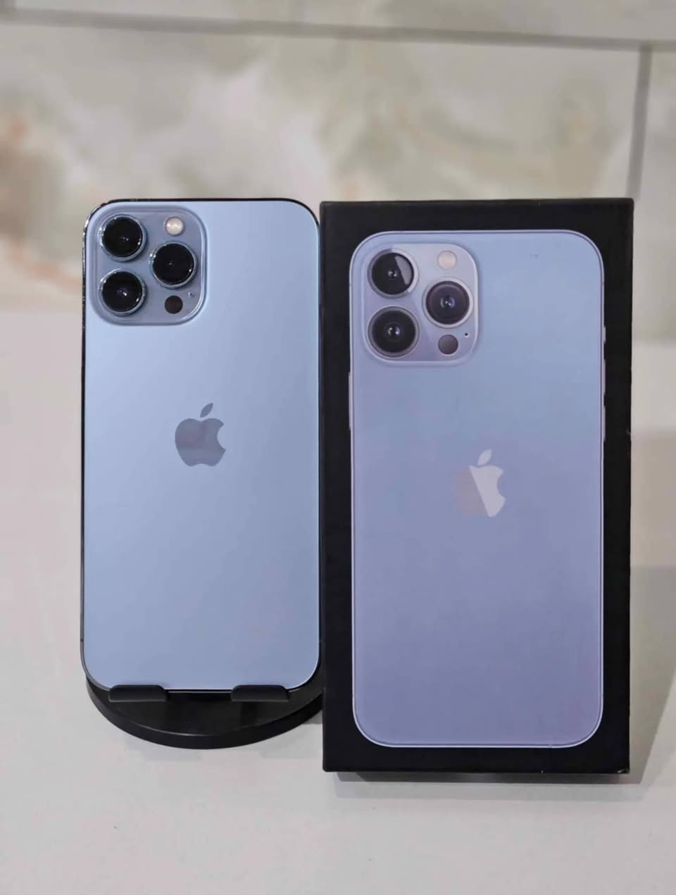 اسلام عليكم 13 برو ماكس بحري امريكي بطاريه 89 ذاكره 256 نموذج M مكفول من الشخط كارتونه وكيبله الاصلي وكفر والاسق وحمايه العدسات هديه سعره 750 وبيه مجال قليل كلش حك الجيه عنواني بغداد مدينه الصدر حي طارق وجهاز تفحص وين ميعجبك ***********
