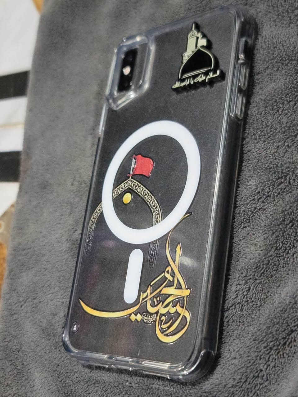 ايفون x ماكس 
شرق اوسط
بطاريه 79
فيس ايدي شغال
ذاكره 256
اخذته قبل يومين 
وشتريت غير جهاز ورد ابيعه
بي فقط ملاحظه ظهر مفطور ومغلف مبين بصوره 
سعره 250 اخذته 
‭ ‭***********‬
