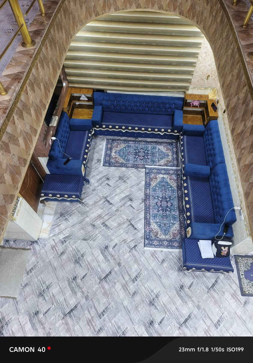 سلام عليكم للبيع دار مساحة (236) طابو صرف بسمي نزل 20 واجهة 11.8 طابقين بناء حديث مال 2018 شغل وبناء البيت درجة اولى للاخير يتكون البيت من كراج يسع سيارة وصحيات خارجيه يتكون الطابق الاول من كنيدور واستقبال ومطبخ حار وبارد وصالتين وغرفه ومجمع صحي و3 مناور وحديقه داخليه يتكون الطابق الثاني من  ثلاث غرف وصاله كبيرا ومجمع صحي ويتكون  على بيتونه وسطح كبير البيت كامل مكمل على اخر حبايه نقص فقط الواجها ما مشتغلها باقي البيت كامل مكمل.
عنوان البيت / (ديالى بعقوبة التحرير قرب المعهد التقني منطقة الاوقاف قرب الملعب الخماسي مال الاوقاف) . 
سعر البيت / (370 ملون وبيه مجال للشراي). 
الرقم/
***********
***********
***********
