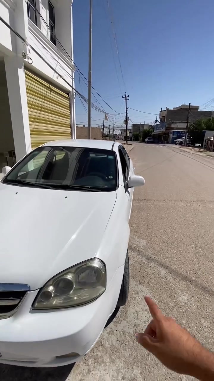 للايجار شقة طابق ارضي مكونة من غرفتين وصالة ومطبخ ومناور ثنين الشقة جديدة وبعدها ما مسكونة العنوان الجغيفي الثانية قرب اسواق جنة 
للاستفسار اتصل *********** بي واتس اب
