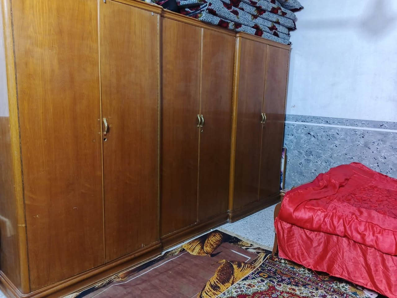 غرفة تسگام خشب اصلي الكنتور 6بيبان ميز تواليت وجرباية وتاج مع زاوية الغرفة  كل خلل مابيها بيع مستعجل الغرفة عايزها بس صبغ السعر 400


**إذا كنت صاحب هذا الإعلان وتريد حذفه لأي سبب، رجاءا أرسل رسالة إلى الدعم الفني**