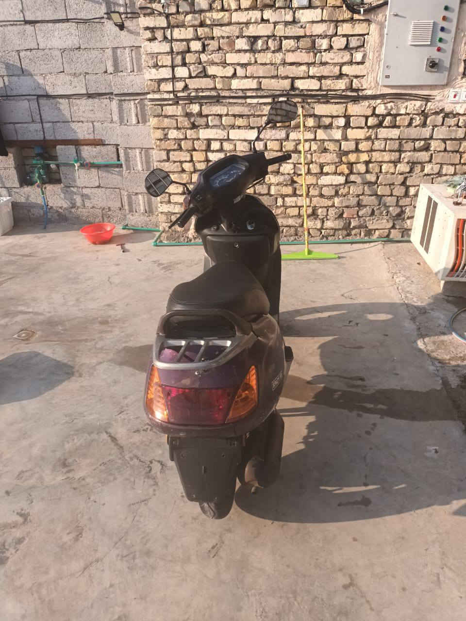 سلام عليكم دراجه سبيسي للبيع نضيفة مكينه ناعمه نقص فقط هندر كلشي شغال السعر 350 بيها مجال قليل العنوان سبع قصور رقم ***********
