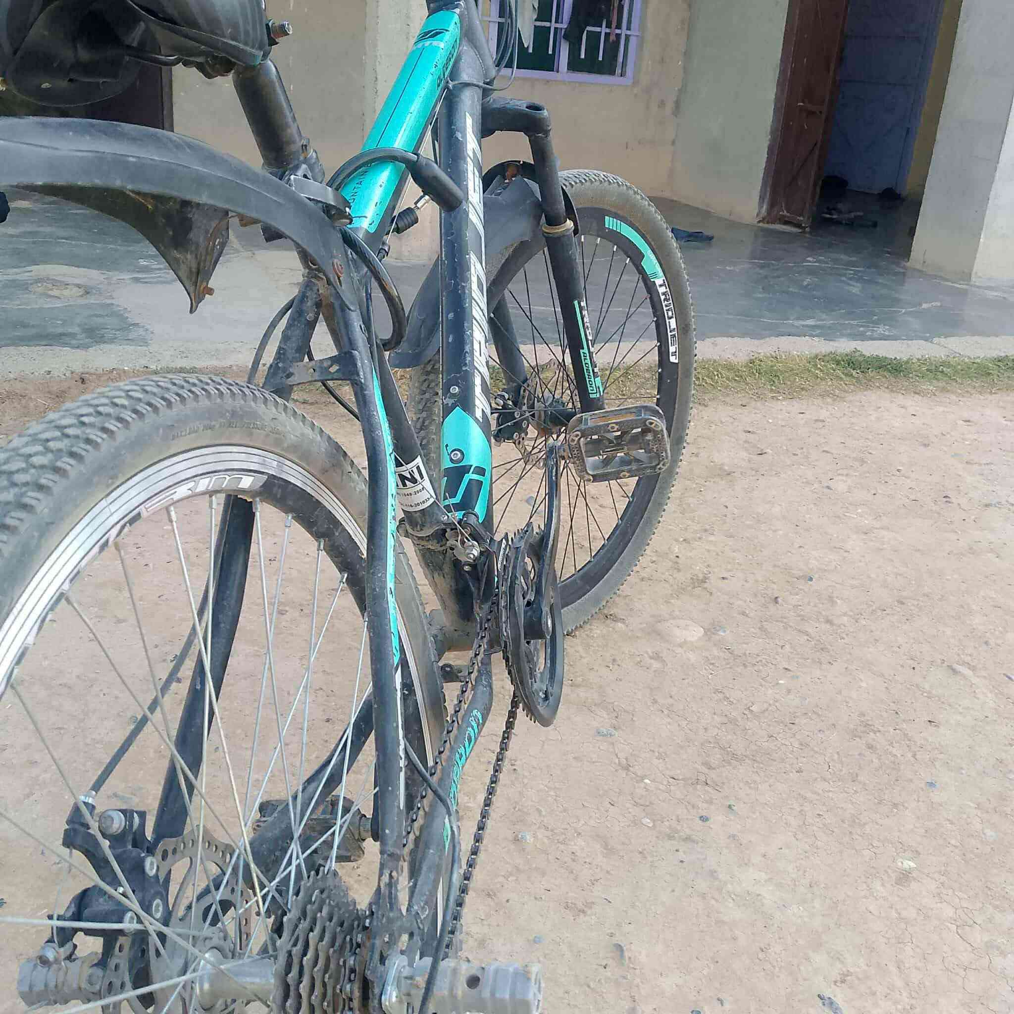 سلام عليكم ورحمة الله وبركاته بويسكل جبلي جديد كل شي شغال دبلات بركات مايعوزه شي للبيع السعر خاص او عل الرقم ‭٠٧٨٨ ٢٣٥ ٩٦٥٢‬ 

@إشارة
