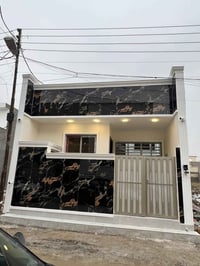 صالة ومطبخ وحولي وغرفة وحمام عدد 2وبيتونة طابق واحد سعره 105ومجال بسيط...