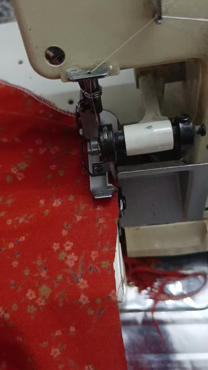 مەکینەی ئۆڤەری دووبەکرە
زۆر پاک و بێعەیبە بەشەرتی بێ عەیبی
شوێن کەلار 
200 و مەعامەلە
***********
