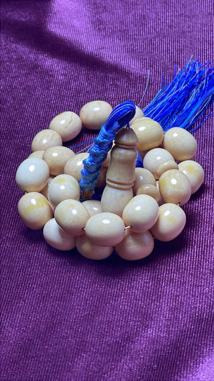 بكلايت محزم صب قديم✨
🔸 جراخة جديدة
🔸 جراخة يدوية بالكامل
🔸 عدد الحبات: 33 حبة
🔸 الوزن: 80 غرام
🔸 مجروخة من قلم قطر 16
للحجز والاستفسار تواصل خاص أو واتساب
📲 ***********
