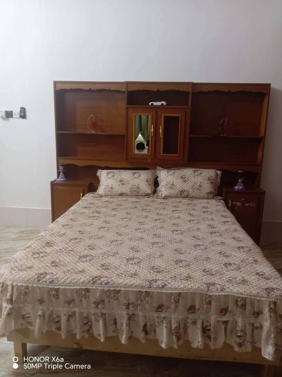 السلام عليكم غرفة نوم حطاطة للبيع 
السعر/400 وبيها مجال
للتواصل/***********(واتساب فقط) 
المكان/عامرية الفلوجة
