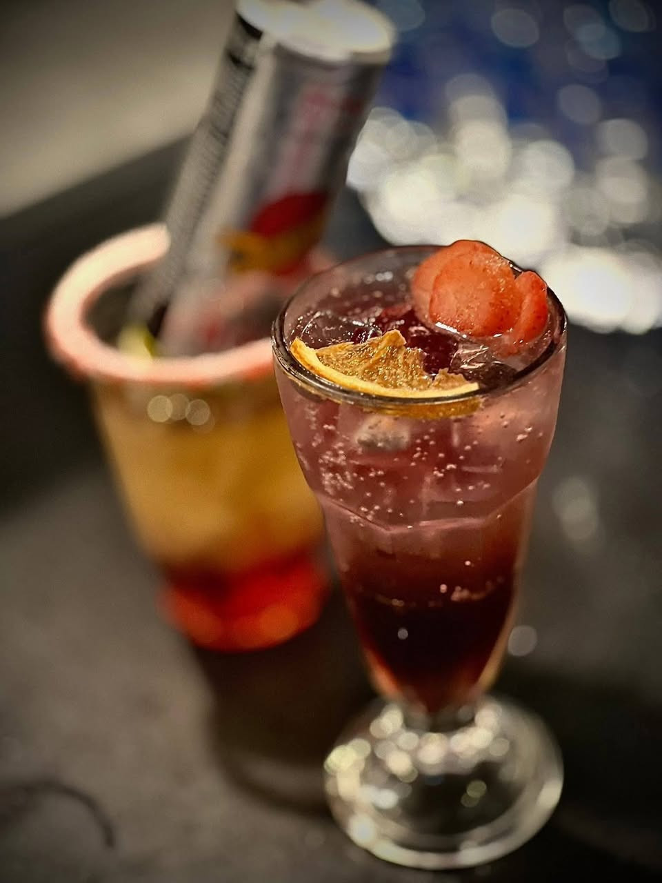 خلفة – بارستا محترف
متفرغ للعمل في بغداد
خبرة أكثر من 15 سنة في مجال المشروبات الحارة والباردة والمعجنات.

إعداد جميع أنواع العصائر الطبيعية، السموذي، الموهيتو، الميلك شيك، 

والمرطبات بأنواعها بما فيها الآيس بيري/الأزبري بجميع النكهات، إضافة إلى السوفت بعدة أنواع.

متخصص في إعداد جميع المشروبات الساخنة: جاي حامض، نسكافيه، كابتشينو، وكافة أنواع القهوة (سادة – وسط – حلوة)، القهوة الجكليتية، القهوة التركية، والقهوة العربية.

إجيد العمل على المعجنات الكريب والوافل.

ملاحظة:
لا أجيد استخدام جهاز الإسبريسو الاحترافي.

📩 للمراسلة واتساب أو الاتصال:
📞 ***********
