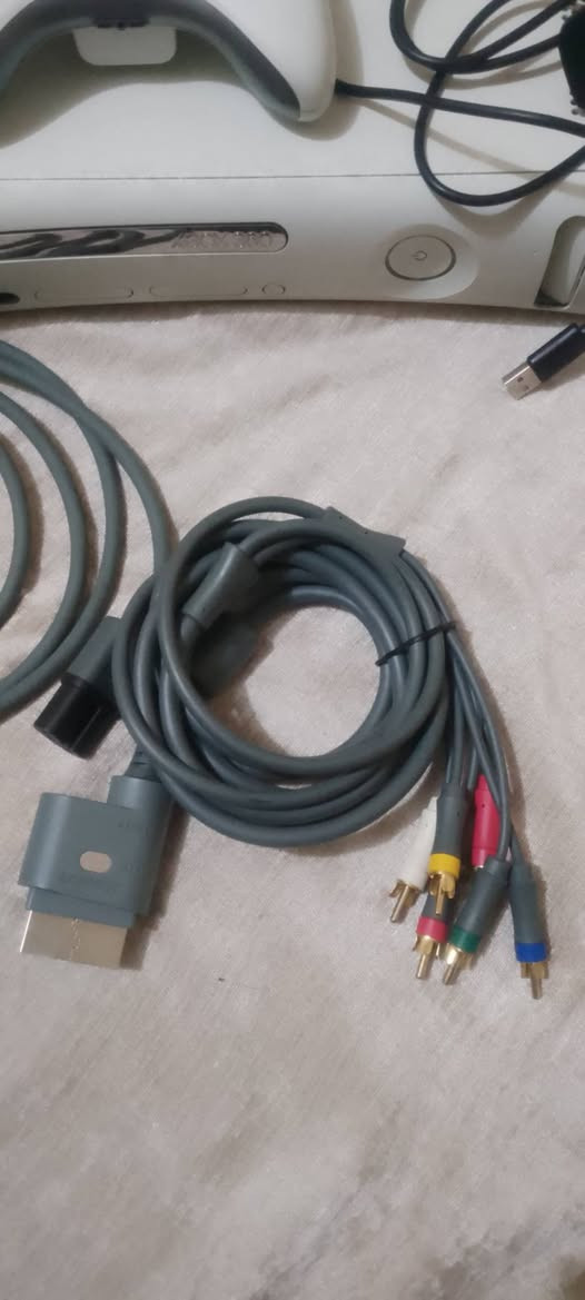 جهاز اكس بوكس 360 النوعيه القديم بس الجهاز حيل نضيف اخو الجديد كامال ملحقات الاصليه لوك ستيكر مامفتوح يشغل اقراص اصليه فقط الريجن اوربي السعر 75 ألف


**إذا كنت صاحب هذا الإعلان وتريد حذفه لأي سبب، رجاءا أرسل رسالة إلى الدعم الفني**