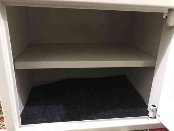 السلام عليكم 
قاصة حجم وسط للبيع جديدة غير مستعملة 
الشركة المانية المكان ديوانية للتواصل ماسنجر او واتساب

‭٠٧٧٦ ٣٦٩ ٣٦٥٧‬
الرقم  للواتساب فقط 
ارقى انواع القاصات 
السعر ٥٠ الف
