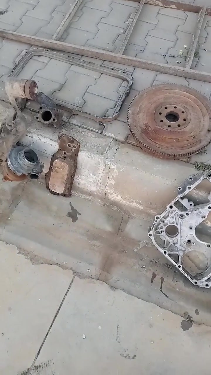 السلام عليكم ورحمه الله وبركاته من رخصة الادمن غراض شفل كوماتسو 102 غراض محرك  دينمه , سلف , كور , اكرنك كل تفرعات المحرك ما عدا السلندر الإستفسار الاتصال على الارقام التاليه ***********
***********
