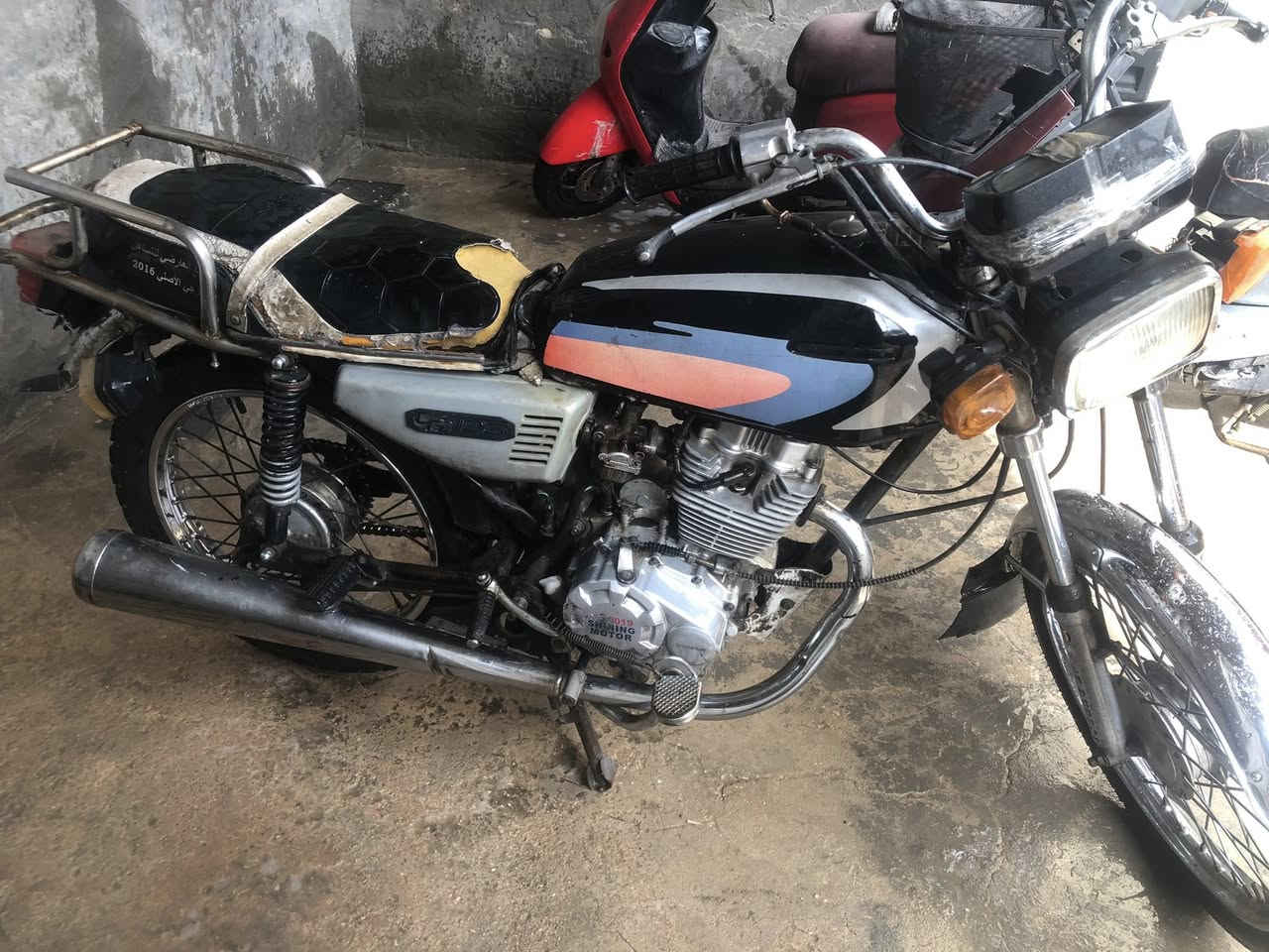 سلام عليكم دراجة اربعة كير للبيع شغالة نضيفة+اوراق
المكان حي الميلاد 

سعر450وبيه مجال 

 واتساب***********
