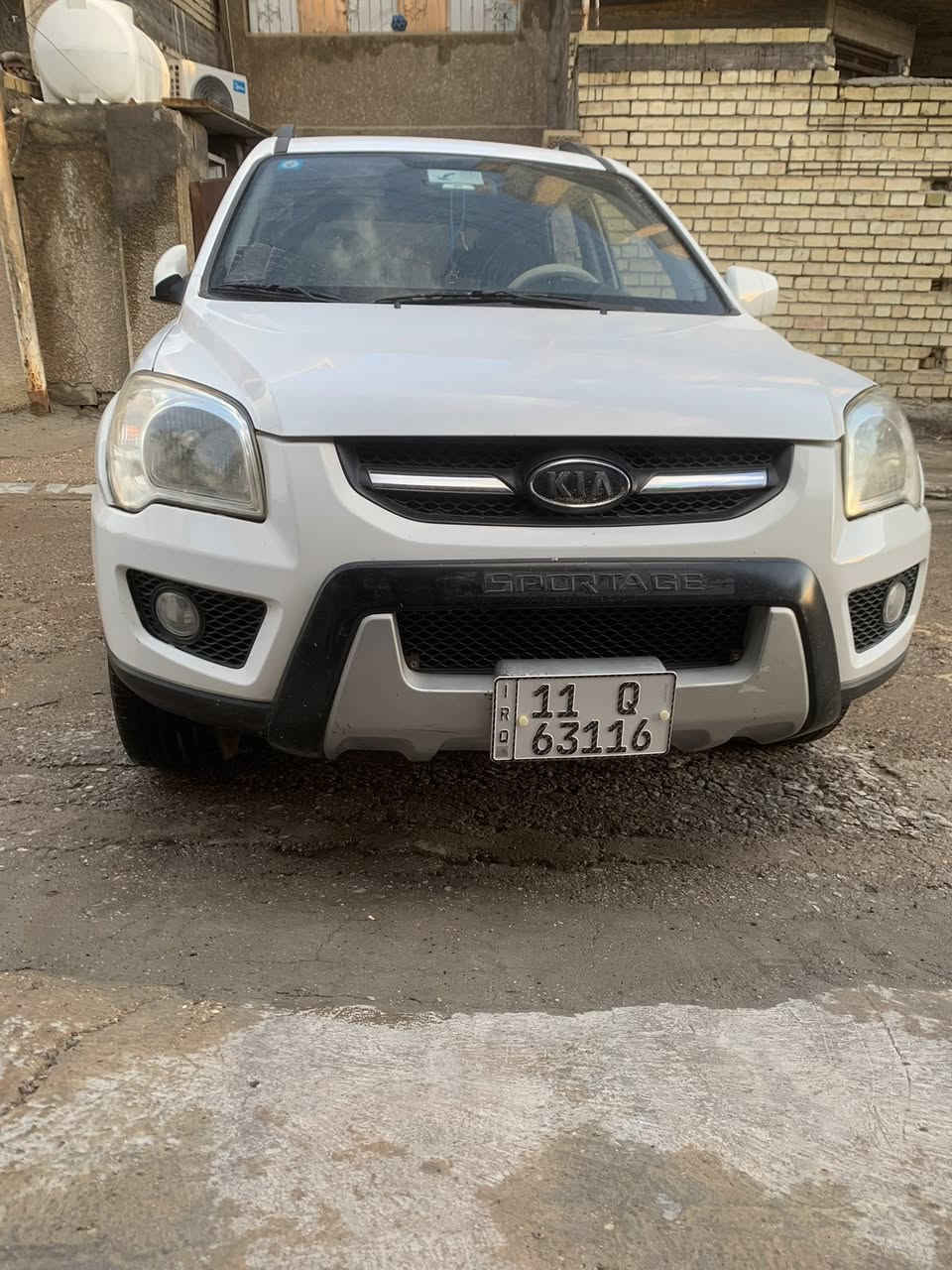 سلام وعليكم
سبورتج 2010كوري فول مواصفات 
سيارة مكينة ٢٠٠٠ دوش مكينة كير تبريد صدر سيارة جاهزة على اربعه وعشرين حباية 
رقم بغداد انگليزي 
مكانها بغداد 
مكلف بل نشر 
رقم الهاتف  ***********
