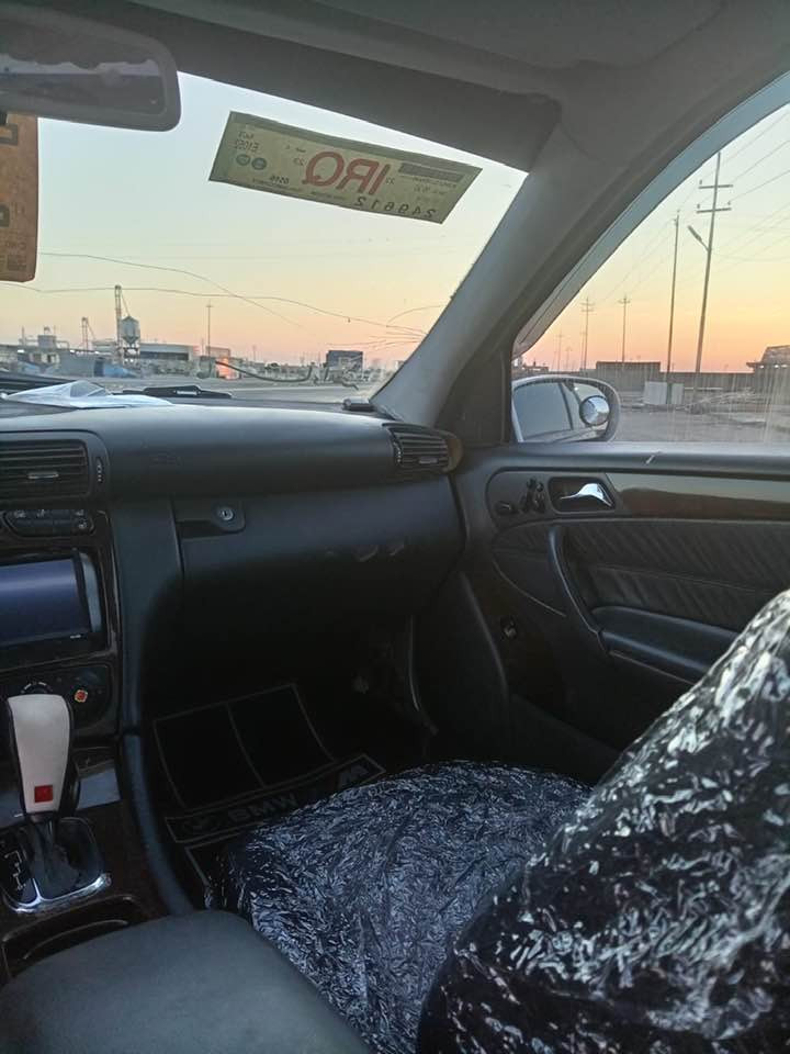 للبيع 
مارسدس 
موديل 2000 ادوات 
محرك كير شرط 
تخم تاير جديد
كهربائيات كلها شغاله 
مسجل شاشه 
صدر امامي خلفي جديد
السياره جديده بمعنى الكلمه آحلا من آلصور جاهزه ماناقصها برغي 
مكان السياره تكريت الأستفسار آتصل ع صاحبها 
‭0780 031 0364
