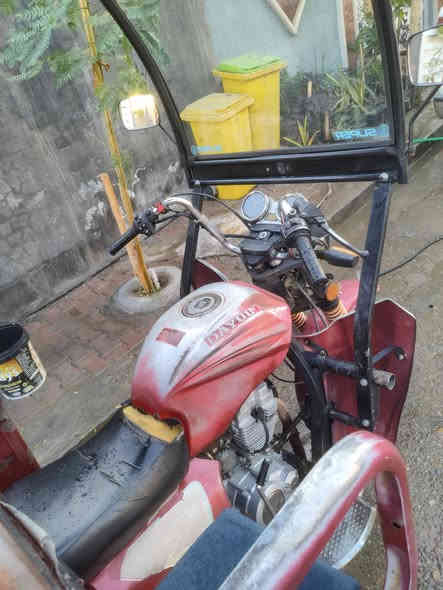 ستوتة دايوان موديل 20
أوراق كاملة 

اي نقص مابيها محرك مكفول صوتهة ما ينسمع
مكاني بغداد 

ويالة سايبة تايرات جدد+سبير و جك 

كاملة مكملة كبل تطلع للشغل 

كهربائيات كلهة كاملة عالي ناصي اشاير دبل إشارة 

و هذا رقمي:-***********
