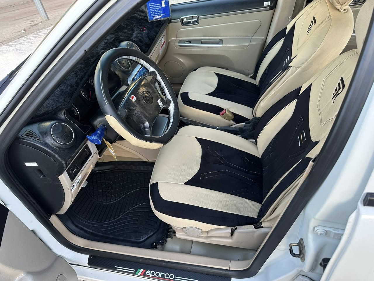 سلام عليكم سياره سيكي 2013 رقم بغداد مشروع وطني شرعيها بالموصل مصبوغه حزام جماليه بدون حادث *********** السعر 45
***********
