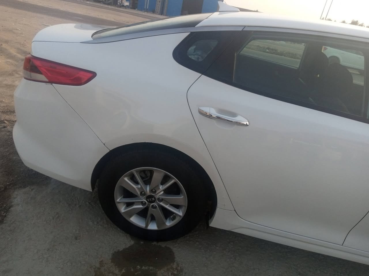 كيا اوبتيما موديل 17 وارد امريكا حادث صبغ باب الخلفي  ونص الجامع  بدون تبديل الباقي كفاله   محرك كير تبريد جاهزه  متوفر واتساب ***********    السعر     ١٢٨      لا تراسل الصفحه مكلف بلنشر
