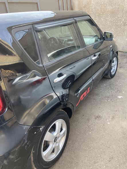 السلام عليكم 
كيا صول موديل ٢٠١٢
بأسمي بغداد
رقم وهزه وسنويه جدد
السيارة بيهة جراد 
السعر 85 
مكاني بالجادرية
علماً السيارة البجم مغلق فابلون اسود
***********
