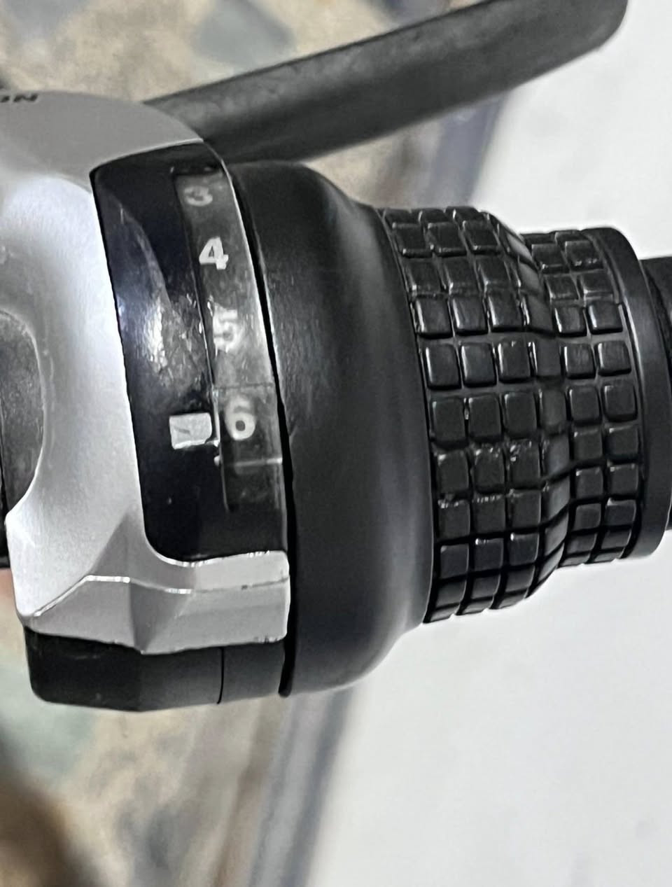 بايسكل ياباني للبيع فقط
شركة maruishi اليابانية
نوع APASCH 
حجم 27.5
حساس امامي من شركة maruishi 
بايدرات اصلية maruishi 
صينية زنجيل maruishi 
جاملغات امامية و خلفية 
ستاند جانبي 
مكان تكدر تخلي بيه سلة إذا تحب تشد له 
كير 6 سرعات خلفي 
جوب جدد 
صينية اصلية maruishi 
 اضافات :
قفل اصلي نسختين
ستاند موبايل يتحمل طسات و ثقل
عداد سرعة + مسافة + وقت + معدل السرعة و السرعة القصوى
اربع ملصقات بلادية يابانية + تحذيرات تدل على ان البايسكل مسجل باليابان 
مستخدم بالعراق قليل
السعر 150 الف 
الشراي يتفضل خاص او واتساب *********** 
مكاني الكرادة
