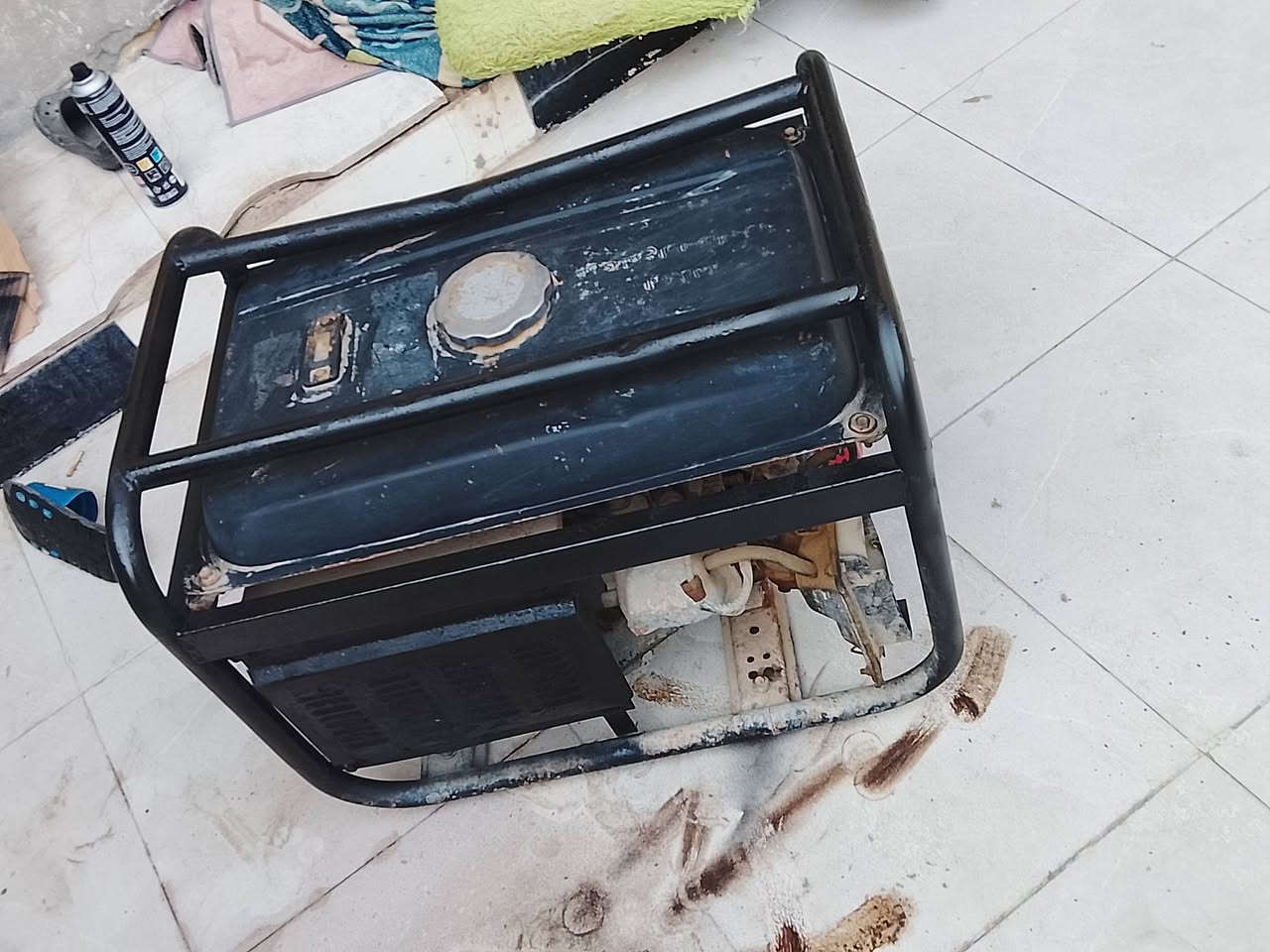 السلام عليكم مولد للبيع شرط الشغل سعره 80 الف وسبلت طنين نوع الحافض بيه عطل فقط الكوندكتر سعره 250 

للاستفسار على هاذ الرقم ***********
