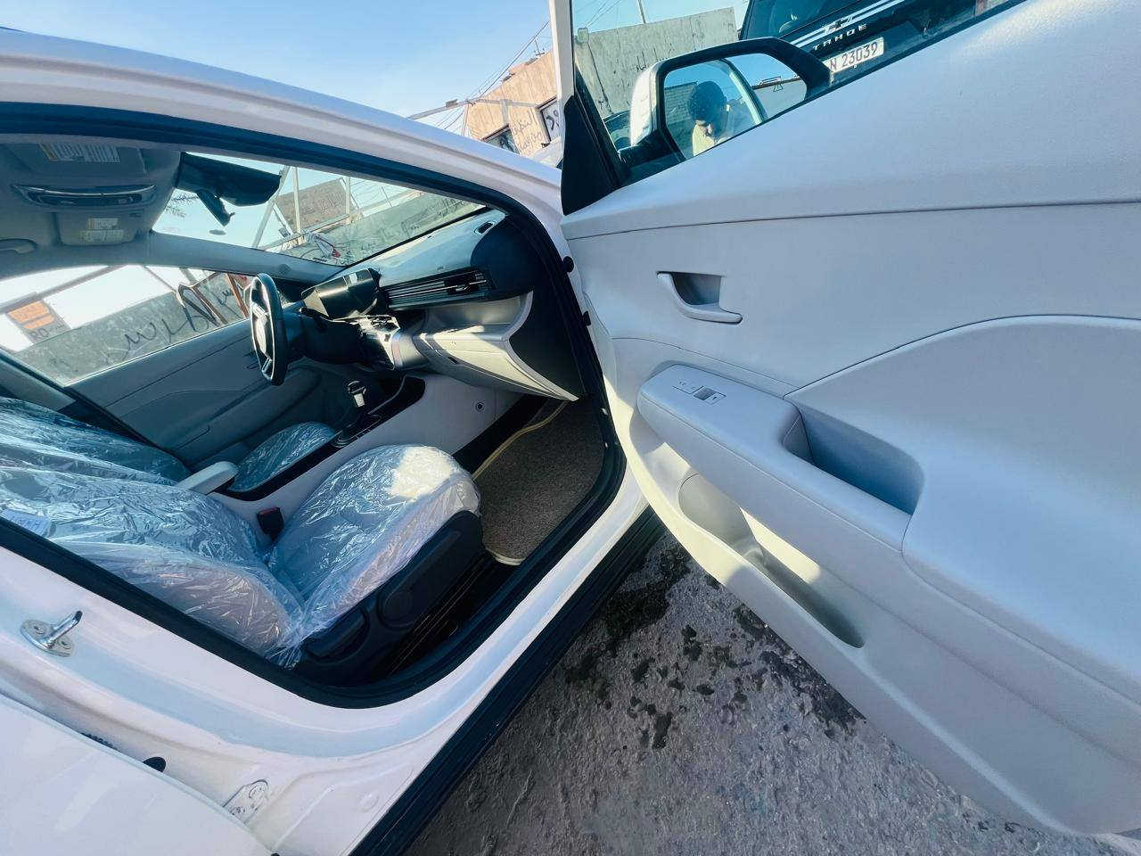 السلام عليكم
كونا موديل 2024
موصفات 
بصمه 
رادارات 
كشنات كهرباء 
لد امامي خلفي
شاشه   متصل
كامره
تحكمات 
ويل كب كروم
مود درايف
وبعد موصفات هواي
ماشيه 17  mi
مكينه ٢٠٠٠دوش
 دخول جديد كتاب شهداء مرقم قادسية 

السعر 175 مع المجال البسيط للشراي 
بيع او مراوس حسب القناعة
مكان ديوانية 

للاستفسار ***********
***********
