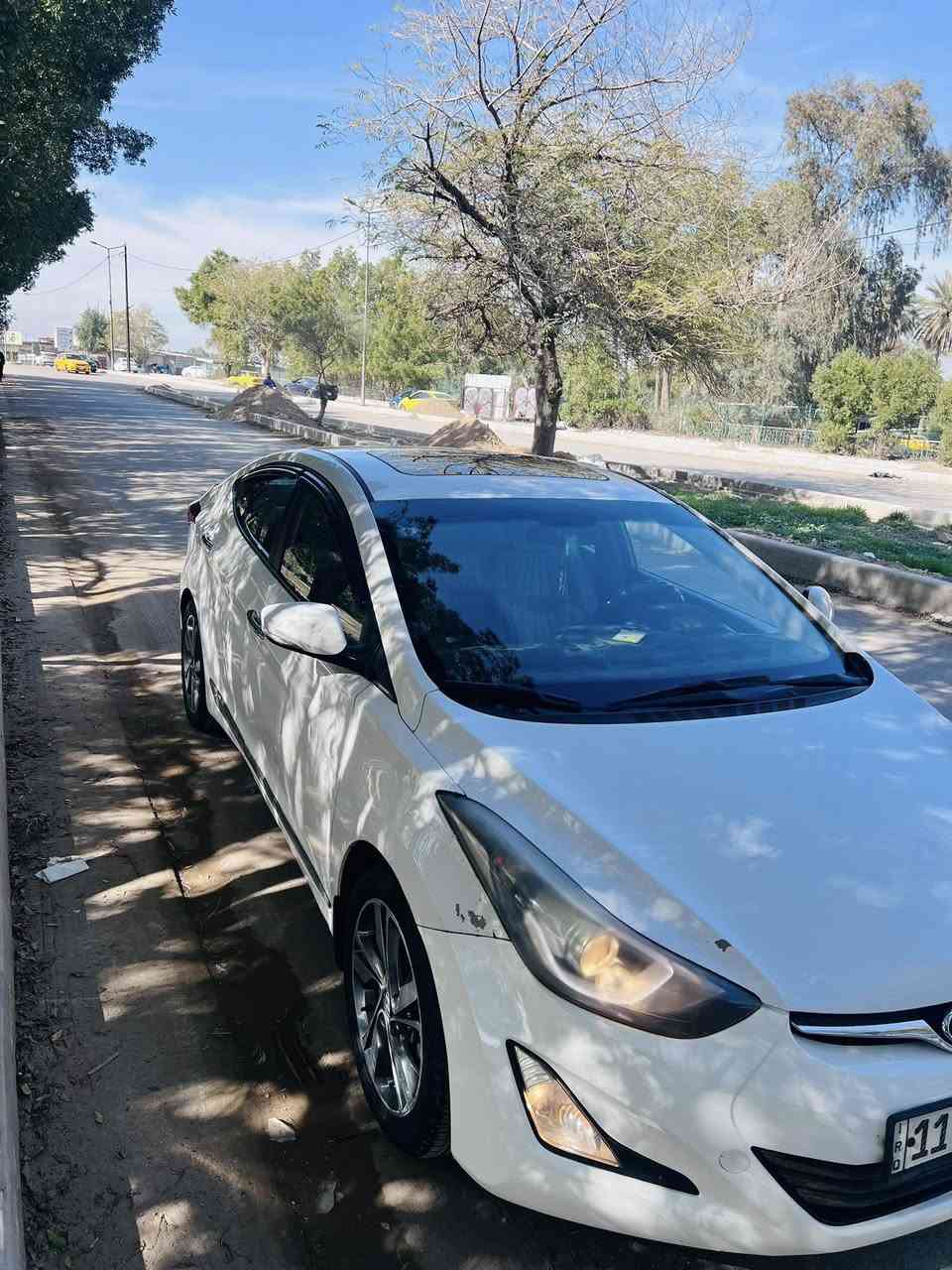 السلام عليكم النترا موديل 2016 خليجي رقم بغداد بإسمنا تحويل مباشر السياره فول مواصفات فتحه بصمه حساس خلفي قطعتين تبريد محرك 1600 دوش ماشيه 140 صبغ باب فقط جاملغ الامامي الأيمن بي بارد بدون صبغ وبيها هاي الدوسه موضحه بالصوره باقي الكشر مكفوله كفاله عامه. 
السعر 118$ وبيها مجال
 رقم الهاتف***********
عنوان السياره /بغداد الكرخ
