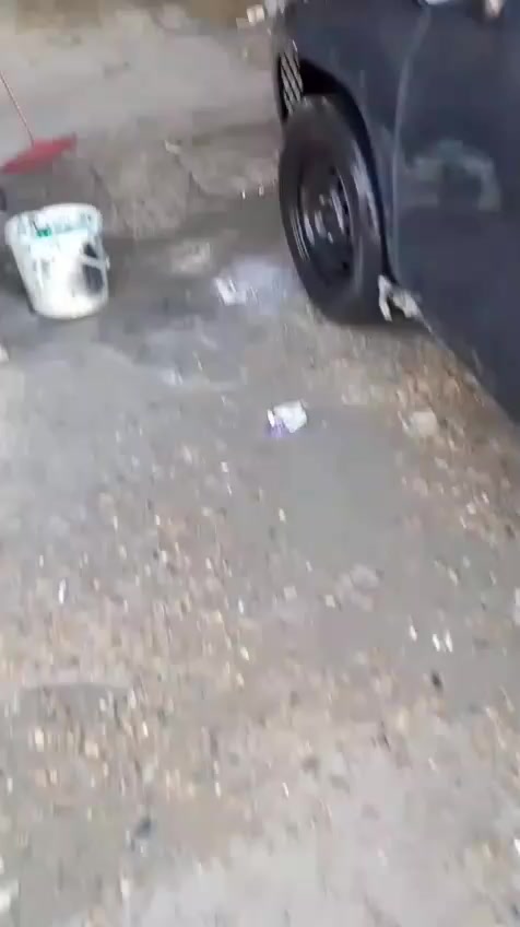 السلام عليكم للبيع او مراوس يارس كروس هايبرد ياباني اصلي  2023 ع وضعها بيها نقص الغراض السيارة شغاله كامله تبريد شغال ماشيه 40 تترقم جميع المحافضات الرقم ب300 الف مكان بغداد السعر خاص ***********
