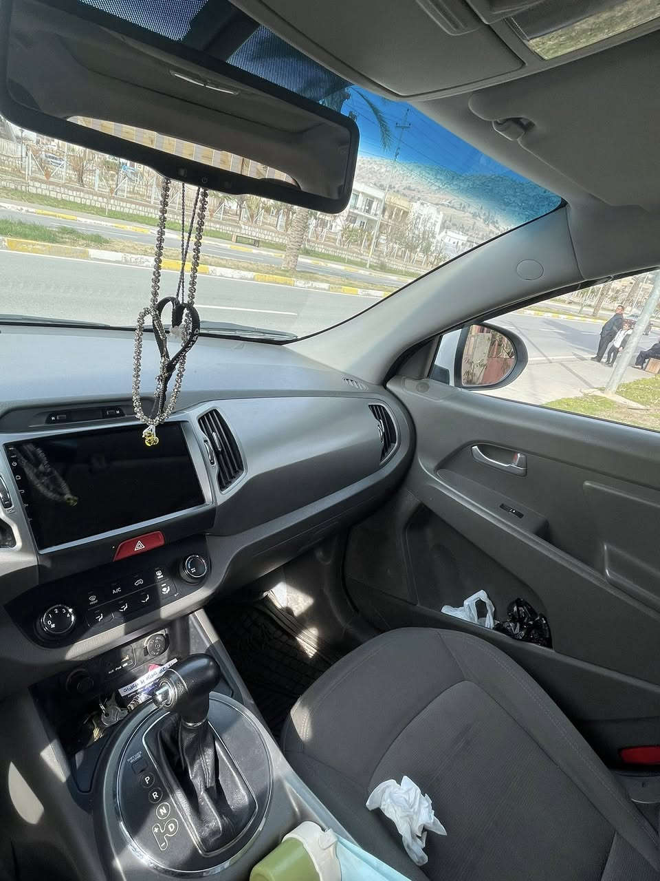 بسملڵە رحمن رحیم سڵاوی خواتان لێبێ Kia Sportaj سپی 2011  abs هەیە سەقف پانۆراما سوکان ڤۆڵیۆم فولە  ڕەقەم هەولێر ماڵێکی پاکو خاوێنە بێ مەسروف چوار تایەی لۆکی لە ژێرە سەیارەکە هی ماڵانە گێر تۆماتیک و عادیە بۆ زانیاری زیاتر پەیوەندی بەم ژ.م :*********** ئەدمین 🩶
