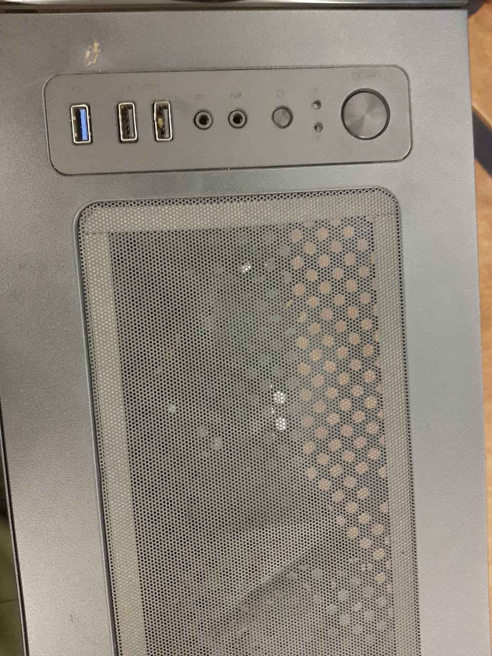 السلام عليكم، يوجد جهاز كمبيوتر للبيع بخصومات جيدة. المواصفات كالتالي: - كارت الشاشة: RX 580 8G - المعالج: i3 الجيل العاشر - اللوحة الأم: H410M - الذاكرة العشوائية: 16GB بسرعة 2400MHz - الذاكرة الداخلية: 128GB SSD + 512GB HDD

 السعر: 350 ألف دينار عراقي، مع إمكانية التفاوض.

 للتواصل: ***********. الموقع: بغداد، مدينة الصدر، قطاع 19، قرب أفران الأوائل. بغداد, العراق
